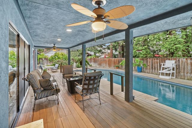 9411 Leal Ct, Elk Grove, CA 95758