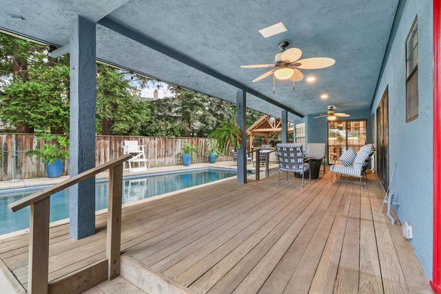 9411 Leal Ct, Elk Grove, CA 95758