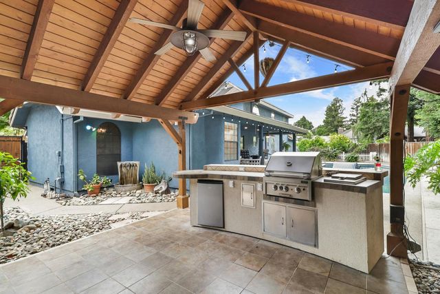 9411 Leal Ct, Elk Grove, CA 95758
