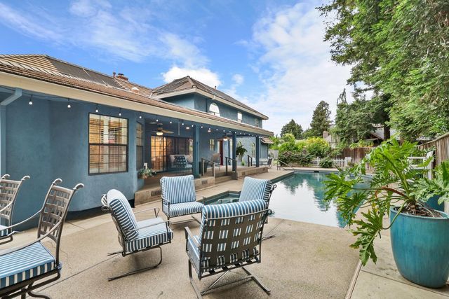 9411 Leal Ct, Elk Grove, CA 95758