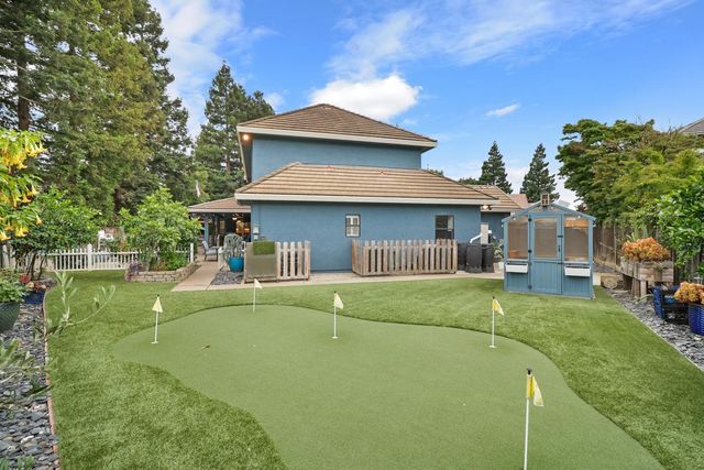 9411 Leal Ct, Elk Grove, CA 95758