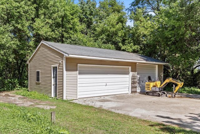7118 N Lannon ROAD, Lannon, WI 53046