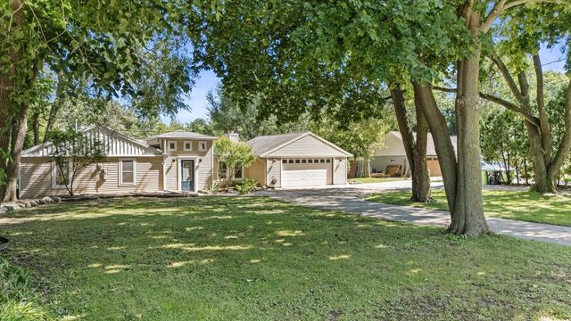 7118 N Lannon ROAD, Lannon, WI 53046