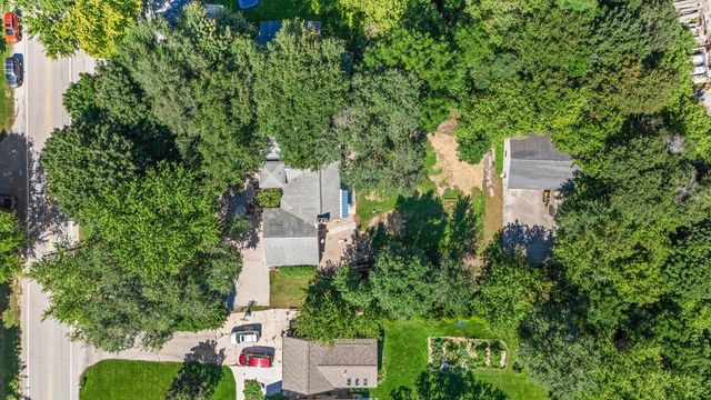 7118 N Lannon ROAD, Lannon, WI 53046