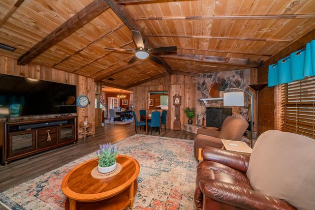 1015 Marshall Leigh Road, Marshall, TX 75672