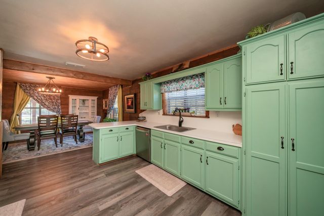 1015 Marshall Leigh Road, Marshall, TX 75672