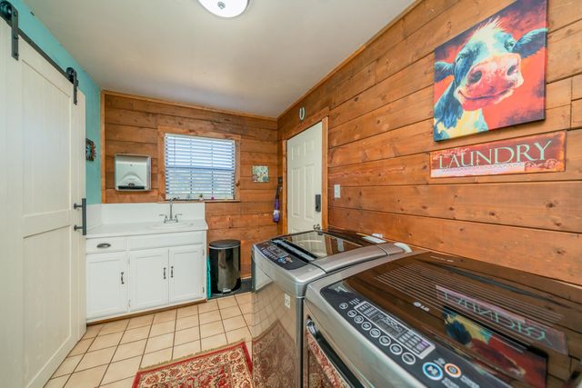 1015 Marshall Leigh Road, Marshall, TX 75672