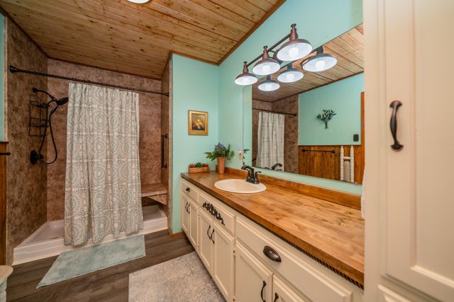 1015 Marshall Leigh Road, Marshall, TX 75672