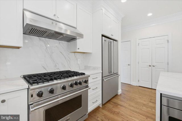 3454 VIRGINIA OAKS DR, Oakton, VA 22124