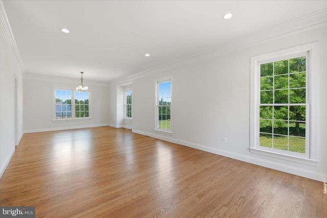 3454 VIRGINIA OAKS DR, Oakton, VA 22124