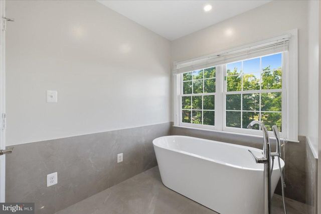 3454 VIRGINIA OAKS DR, Oakton, VA 22124