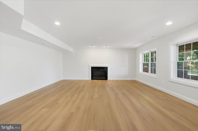 3454 VIRGINIA OAKS DR, Oakton, VA 22124