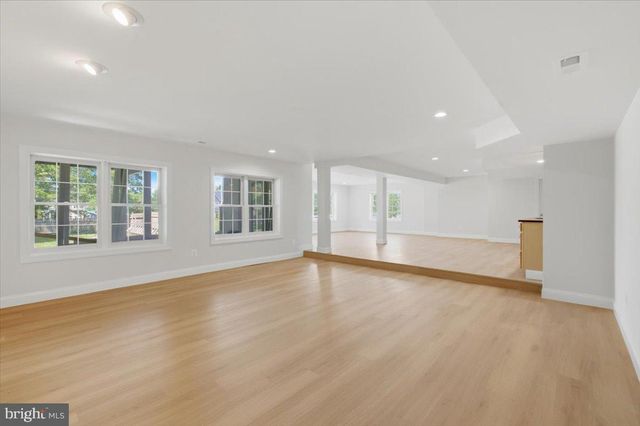 3454 VIRGINIA OAKS DR, Oakton, VA 22124