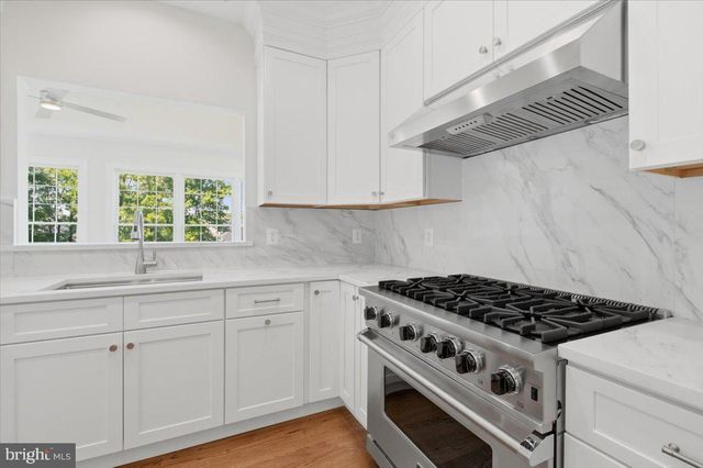 3454 VIRGINIA OAKS DR, Oakton, VA 22124