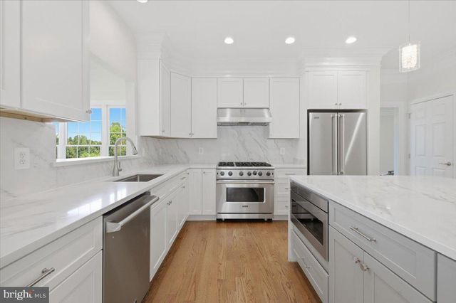 3454 VIRGINIA OAKS DR, Oakton, VA 22124