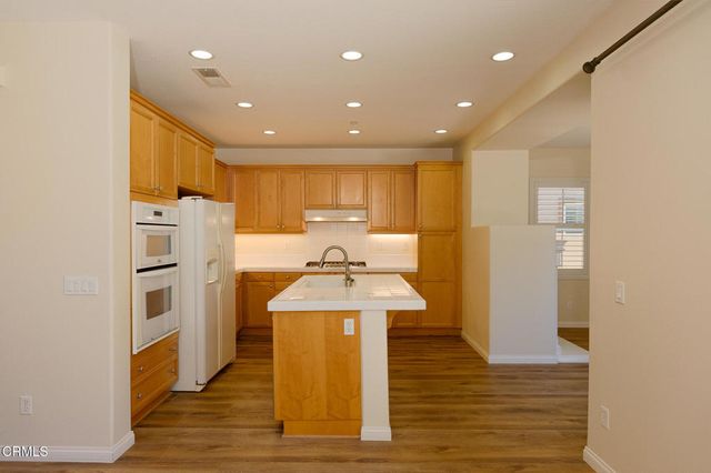 326 Lakeview Court, Oxnard, CA 93036