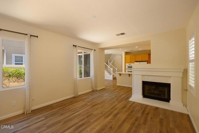 326 Lakeview Court, Oxnard, CA 93036