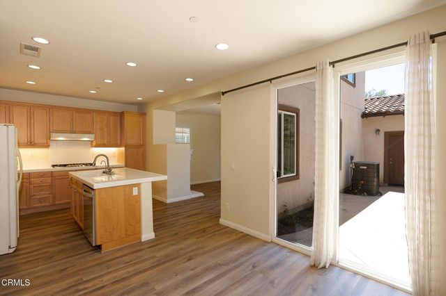 326 Lakeview Court, Oxnard, CA 93036