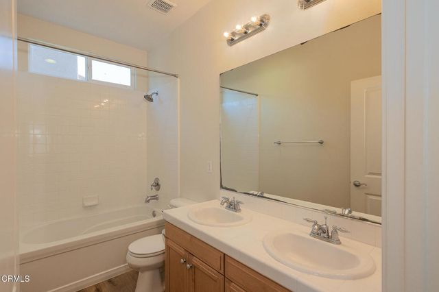 326 Lakeview Court, Oxnard, CA 93036