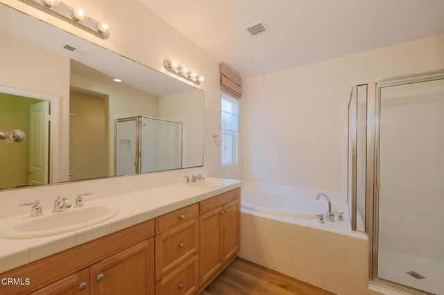 326 Lakeview Court, Oxnard, CA 93036