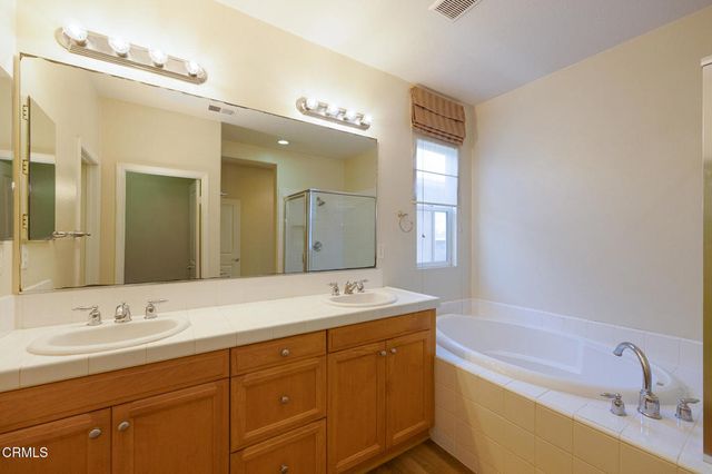 326 Lakeview Court, Oxnard, CA 93036