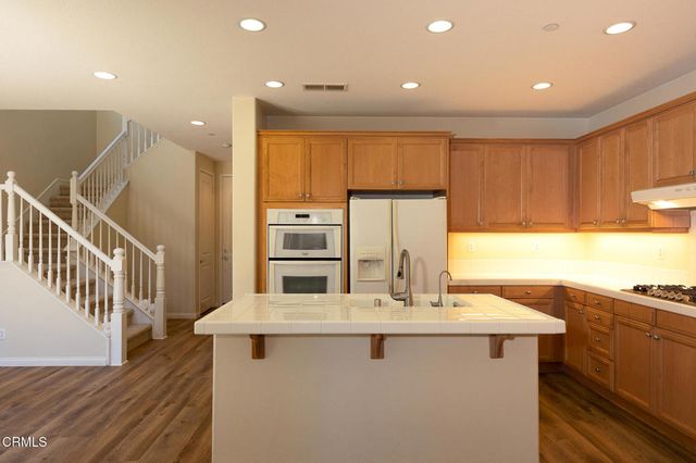 326 Lakeview Court, Oxnard, CA 93036
