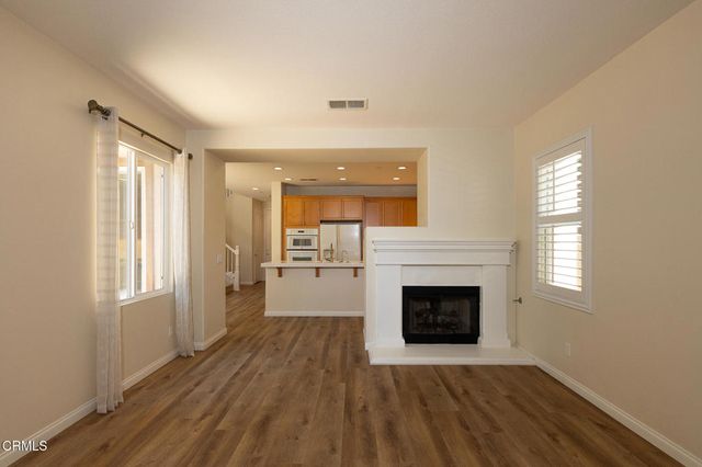 326 Lakeview Court, Oxnard, CA 93036