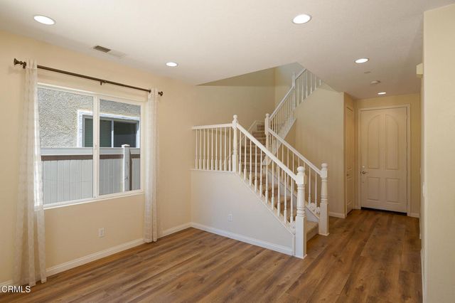 326 Lakeview Court, Oxnard, CA 93036