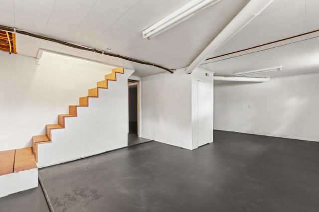 40 Edwards Road, Irvine, KY 40336