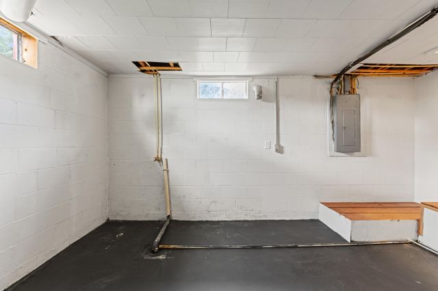 40 Edwards Road, Irvine, KY 40336