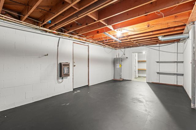 40 Edwards Road, Irvine, KY 40336