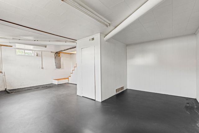 40 Edwards Road, Irvine, KY 40336