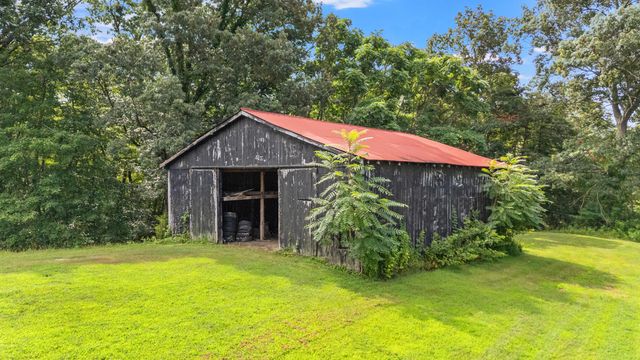 40 Edwards Road, Irvine, KY 40336