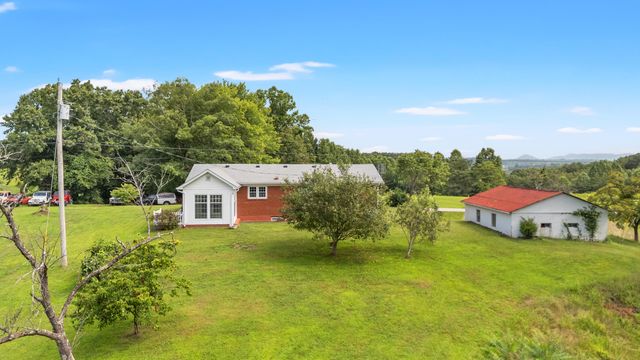 40 Edwards Road, Irvine, KY 40336