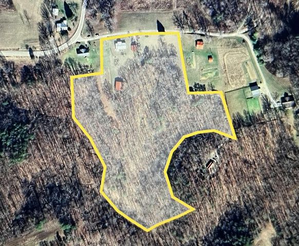 40 Edwards Road, Irvine, KY 40336