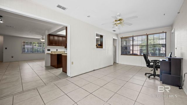 522 W Amanda Avenue, Foley, AL 36535