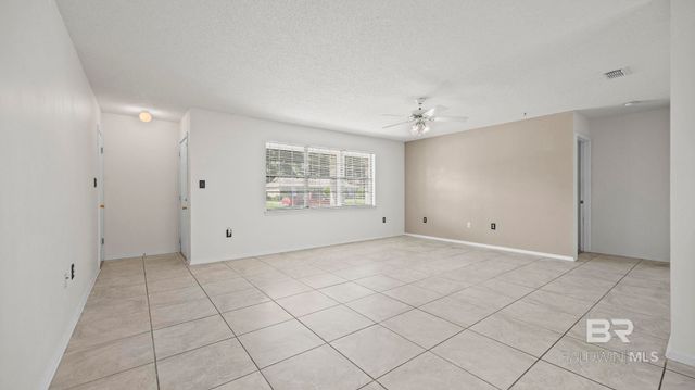 522 W Amanda Avenue, Foley, AL 36535