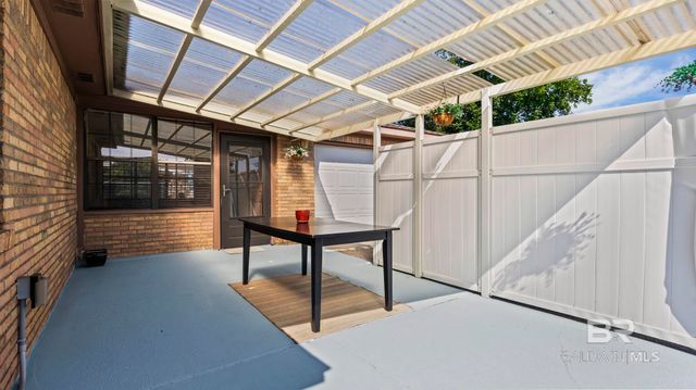 522 W Amanda Avenue, Foley, AL 36535