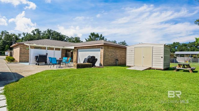 522 W Amanda Avenue, Foley, AL 36535