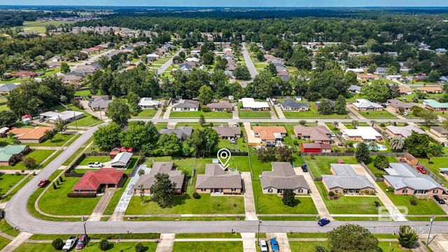522 W Amanda Avenue, Foley, AL 36535