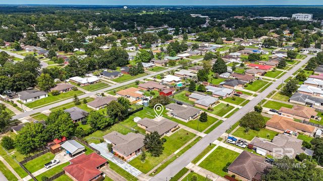 522 W Amanda Avenue, Foley, AL 36535