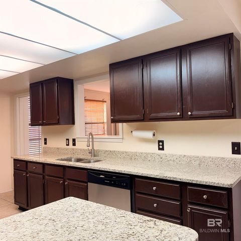 522 W Amanda Avenue, Foley, AL 36535