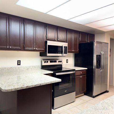 522 W Amanda Avenue, Foley, AL 36535