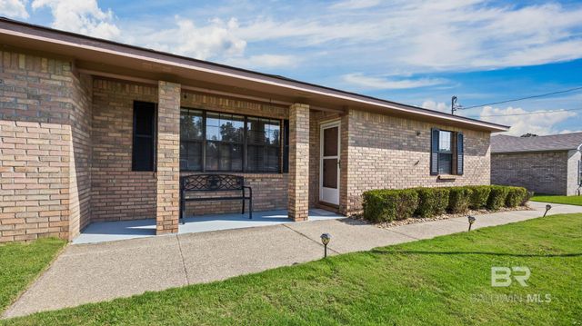 522 W Amanda Avenue, Foley, AL 36535