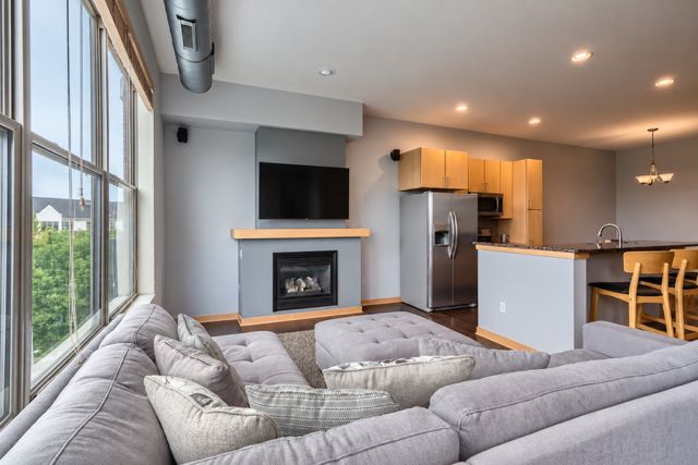 3640 Wooddale Avenue S 319, Saint Louis Park, MN 55416