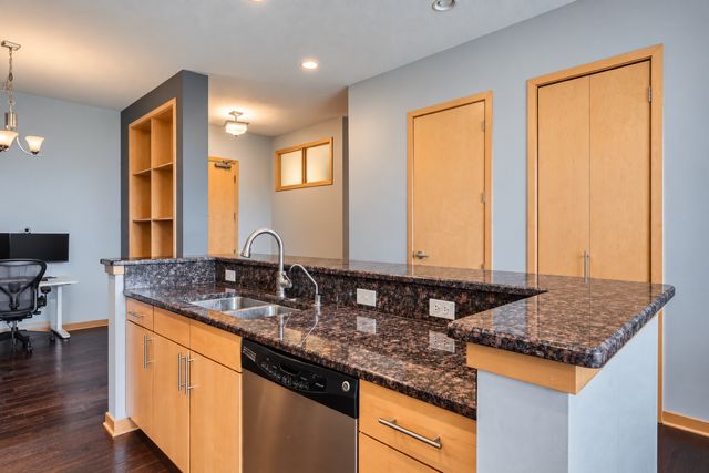 3640 Wooddale Avenue S 319, Saint Louis Park, MN 55416