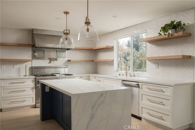 4825 Galendo Street, Woodland Hills, CA 91364