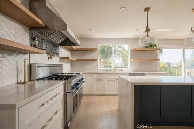 4825 Galendo Street, Woodland Hills, CA 91364