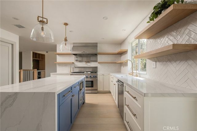 4825 Galendo Street, Woodland Hills, CA 91364