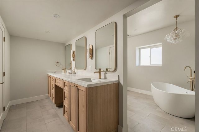 4825 Galendo Street, Woodland Hills, CA 91364